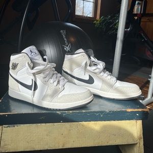 mens nike size 11 sneakers